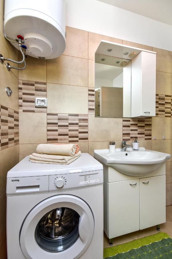 Apartman Koraca Roč Exterior foto