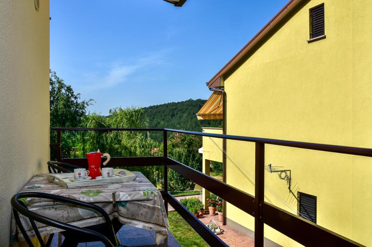 Apartman Koraca Roč Exterior foto